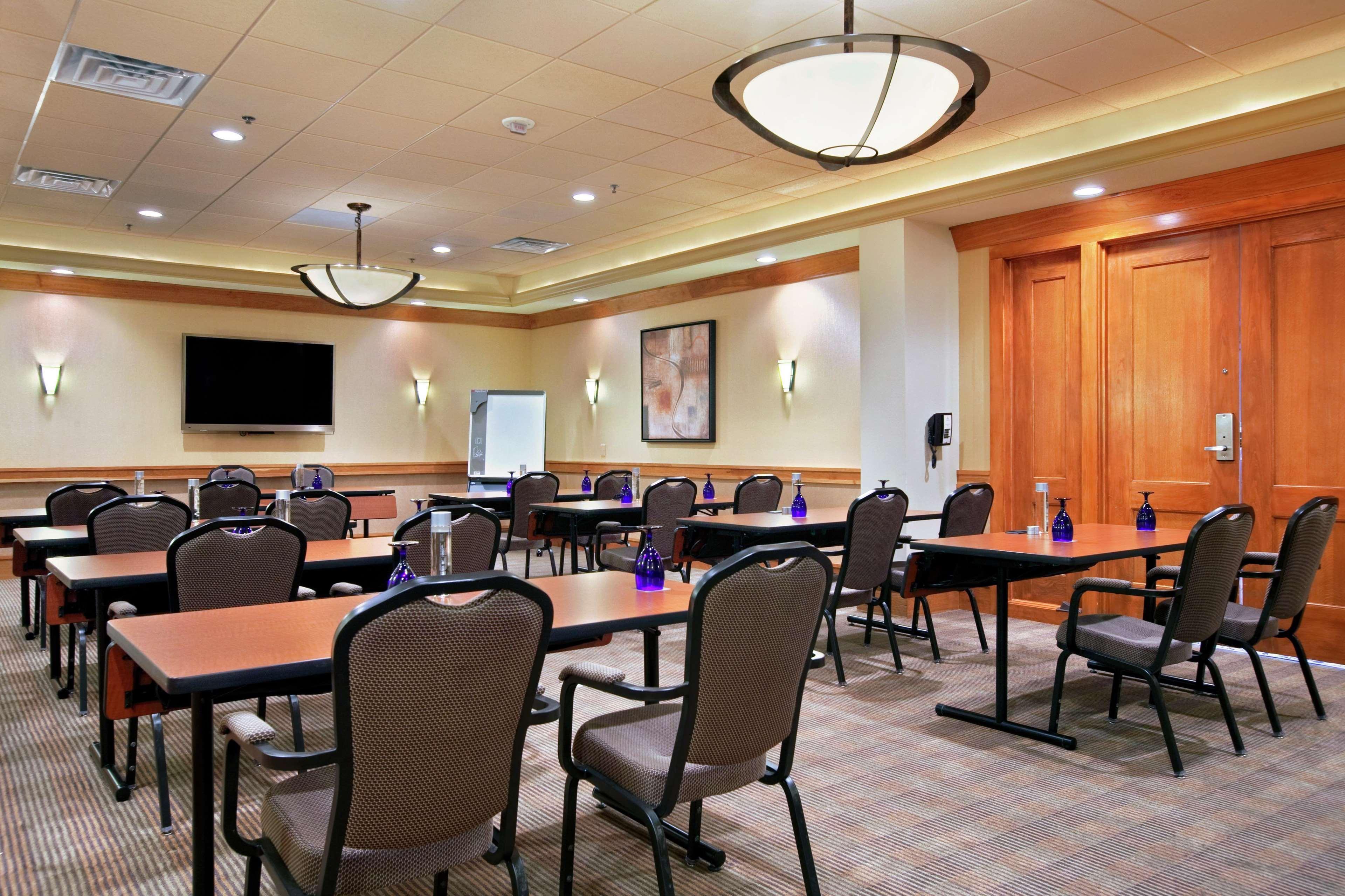 Hilton Suites Chicago/Oakbrook Terrace Facilidades foto
